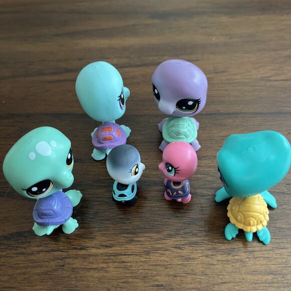 LPS #1-60 Captain Gilturtle #2-112 Bev Gilturtle #2-53 Meg Turtell #2-52 Tim +2 - Picture 5 of 9